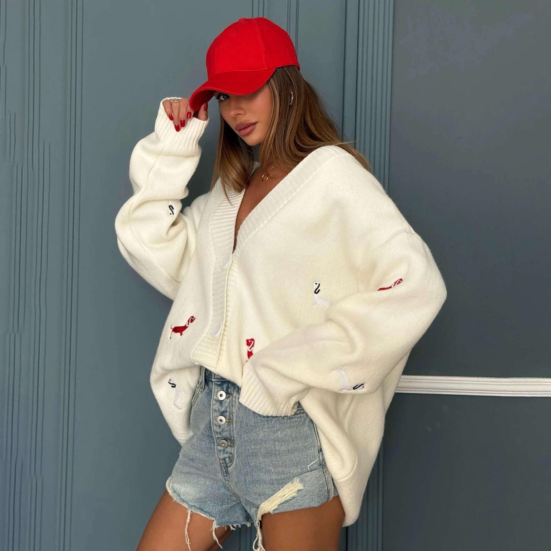 Dachshund Cozy Cardigan™ – Oversized Embroidered Sweater for Sausage Dog Lovers