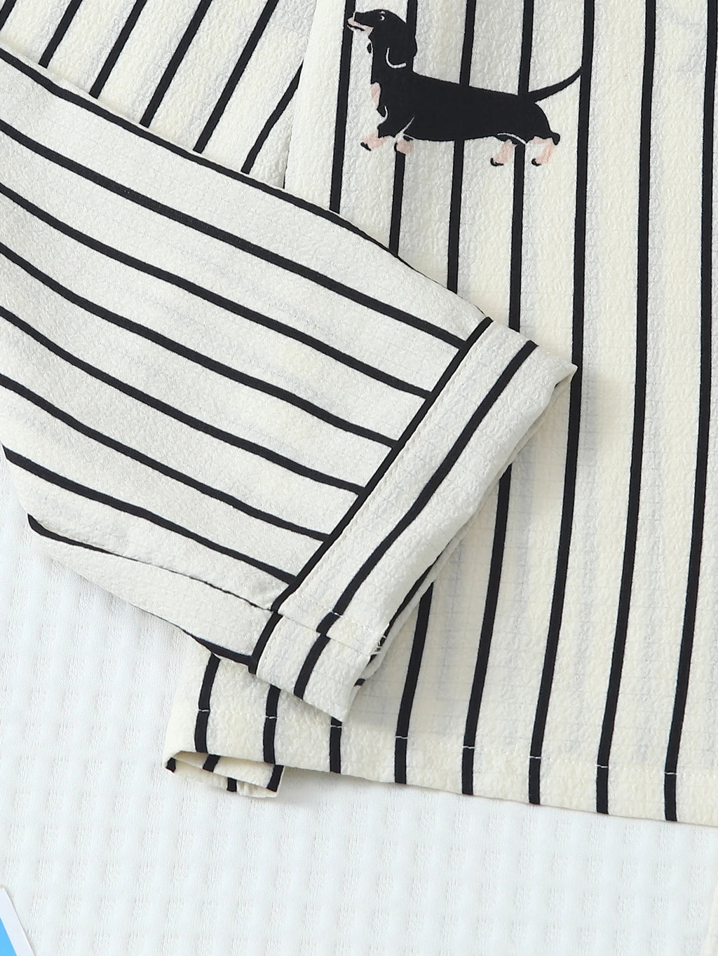 Two-Piece Women's Striped Dachshund Print Pajama Set with Long-Sleeved Button-Down Lapel Top and Long Pants, Casual Sleepwear Loungewear Set Suitable for Home Use