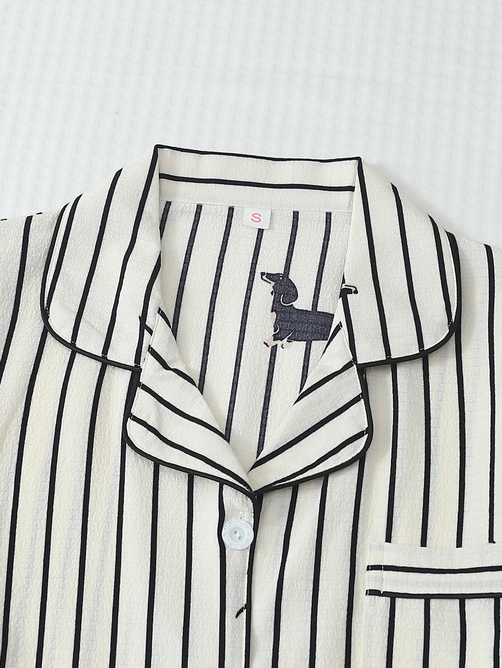 Two-Piece Women's Striped Dachshund Print Pajama Set with Long-Sleeved Button-Down Lapel Top and Long Pants, Casual Sleepwear Loungewear Set Suitable for Home Use